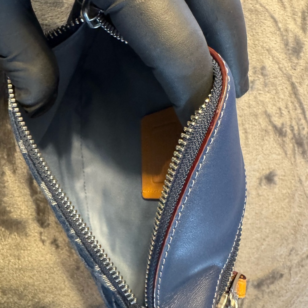 Warren Mini Belt Bag 2024 - Picture 6 of 10